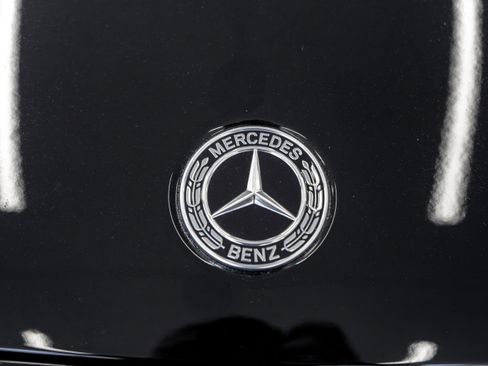 Used 2024 Mercedes-Benz GLB 250 GLB 250 w/ Exclusive Package image 5