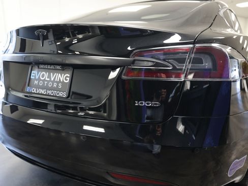 Used 2018 Tesla Model S 100D AWD/4WD image 19