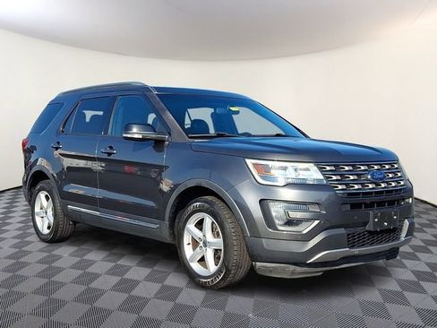 Used 2016 Ford Explorer XLT w/ Equipment Group 202A AWD/4WD image 1