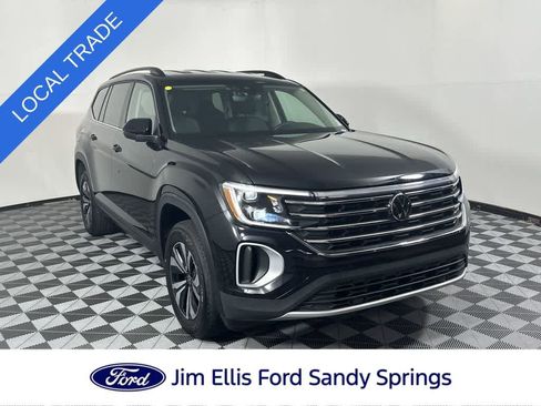 Used 2024 Volkswagen Atlas SE image 2