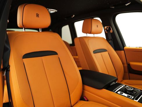 New 2026 Rolls-Royce Cullinan Black Badge image 64