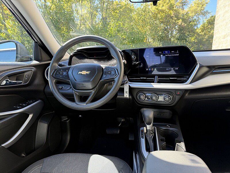 Used 2024 Chevrolet Trax LS FWD image 11