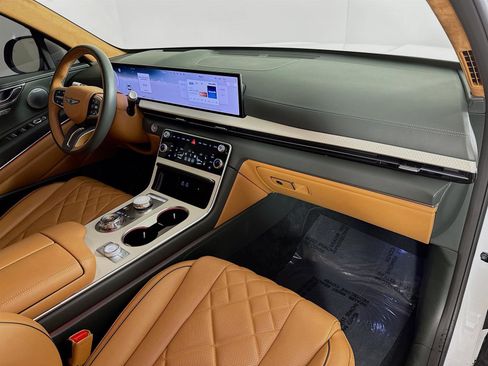 Certified 2025 Genesis GV80 3.5T Prestige image 31