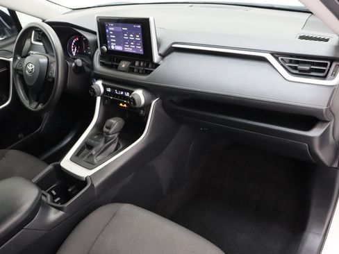 Used 2025 Toyota RAV4 XLE FWD image 36