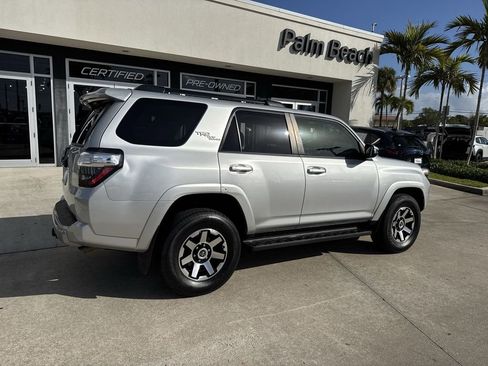 Used 2024 Toyota 4Runner TRD Off-Road Premium AWD/4WD image 4