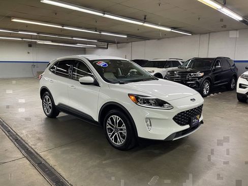 Certified 2022 Ford Escape SEL w/ Technology Package AWD/4WD image 1