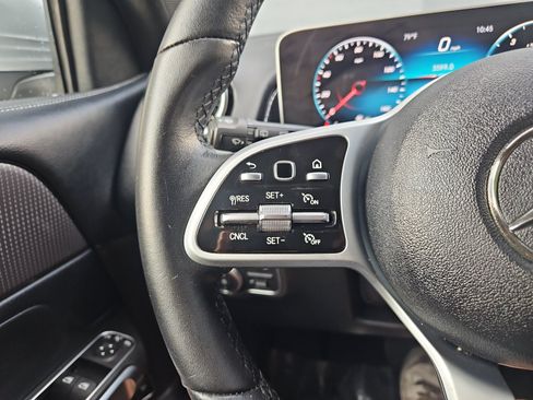 Used 2020 Mercedes-Benz GLB 250 4MATIC w/ Premium Package image 26