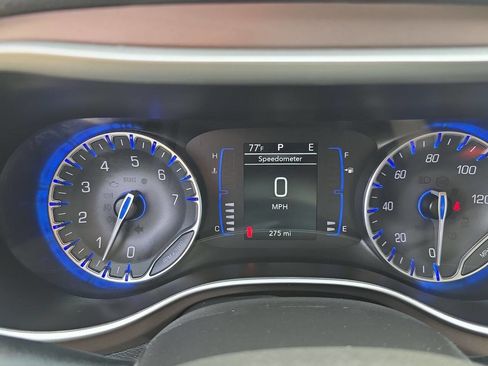 Used 2024 Chrysler Voyager LX image 16