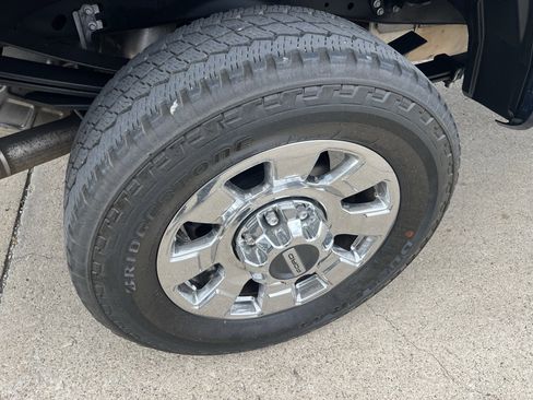 Used 2024 Ford F250 Lariat w/ Chrome Package image 17