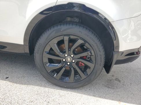 Certified 2025 Land Rover Discovery Sport Dynamic SE image 13