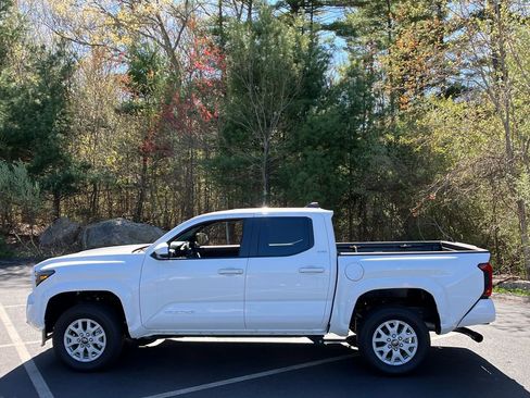 New 2025 Toyota Tacoma SR5 AWD/4WD image 2