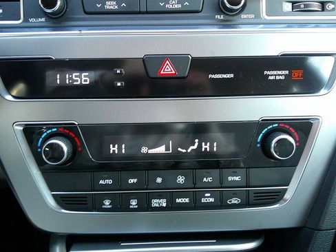 Used 2016 Hyundai Sonata SE image 36