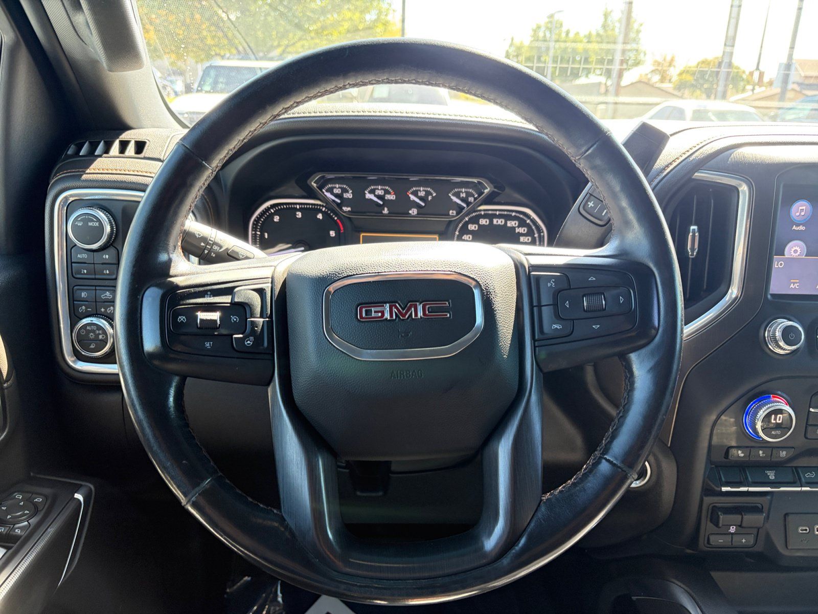 Used 2022 GMC Sierra 2500 AT4 w/ Gooseneck/5TH Wheel Package AWD/4WD image 9
