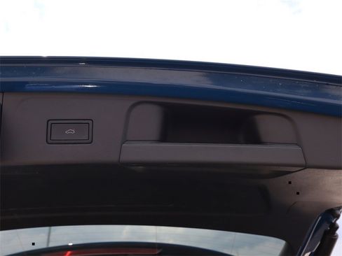 New 2025 Volkswagen Atlas SE image 10