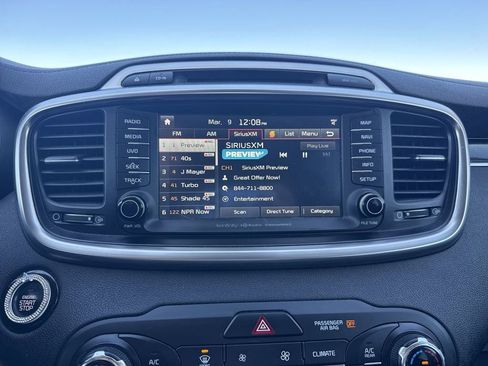 Used 2016 Kia Sorento SX image 12