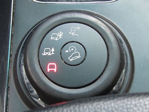 Used 2016 Ford Explorer XLT w/ Equipment Group 202A AWD/4WD image 35