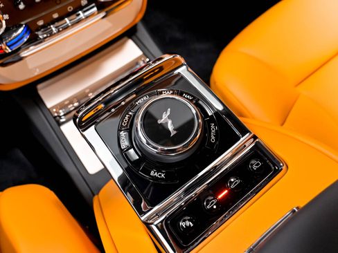 Used 2022 Rolls-Royce Phantom Sedan w/ The Phantom Package RWD image 86