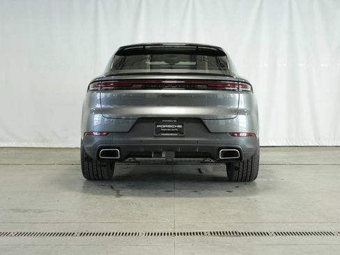 Used 2025 Porsche Cayenne Coupe image 6
