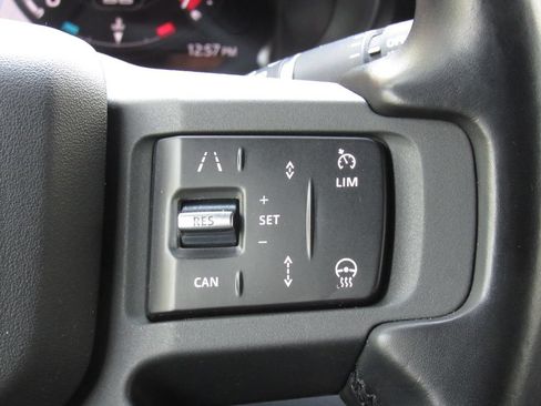 Used 2023 Land Rover Defender 110 X-Dynamic SE AWD/4WD image 28