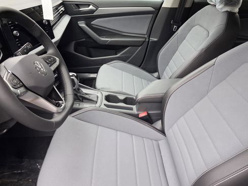 New 2026 Volkswagen Jetta SE FWD image 13
