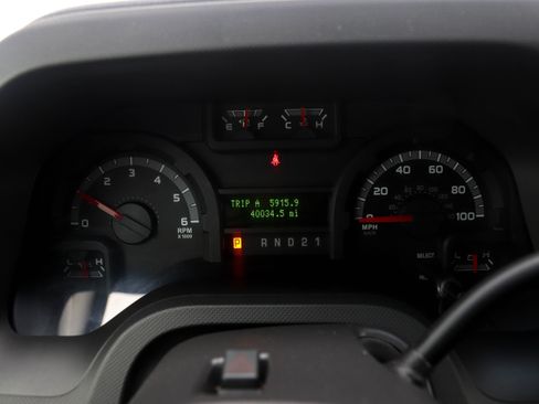 Used 2013 Ford E-350 and Econoline 350 XLT image 26