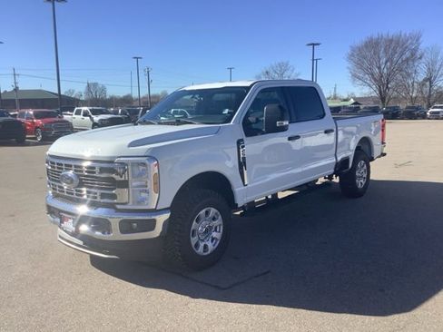 Used 2024 Ford F250 XLT w/ FX4 Off-Road Package image 3