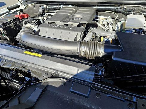 New 2026 Nissan Frontier SV image 17