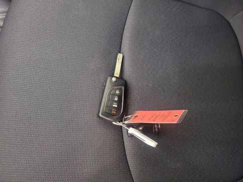 Used 2021 Toyota Corolla LE image 26