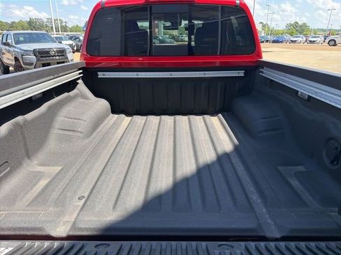 Certified 2025 Nissan Frontier SV w/ SV Convenience Package RWD image 20