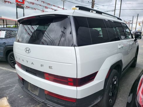 Used 2025 Hyundai Santa Fe SEL image 5