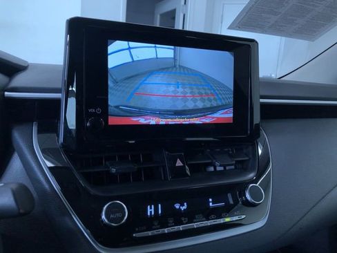 Certified 2025 Toyota Corolla LE image 27