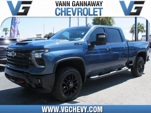 Used 2025 Chevrolet Silverado 2500 LTZ w/ Trail Boss Package AWD/4WD image 1