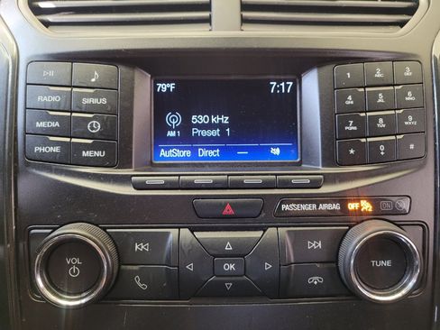 Used 2019 Ford Explorer XLT AWD/4WD image 25