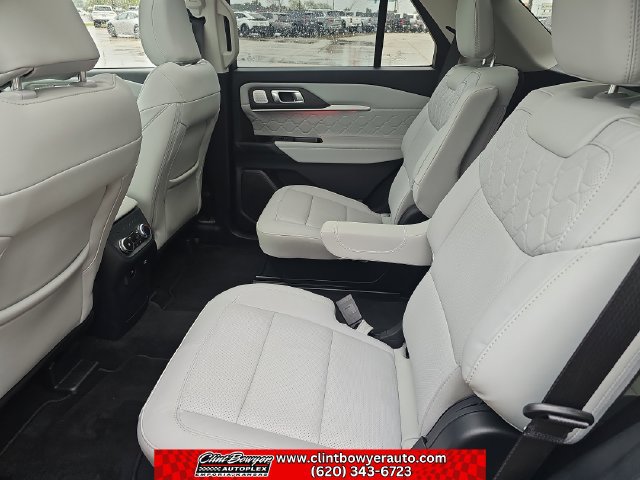 Used 2026 Ford Explorer Platinum w/ LUX Leather Package AWD/4WD image 24