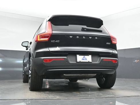 Used 2023 Volvo XC40 B5 Plus w/ Protection Package Premier AWD/4WD image 15