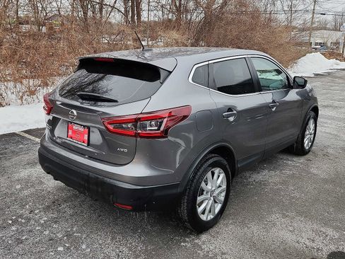 Used 2022 Nissan Rogue Sport S image 4