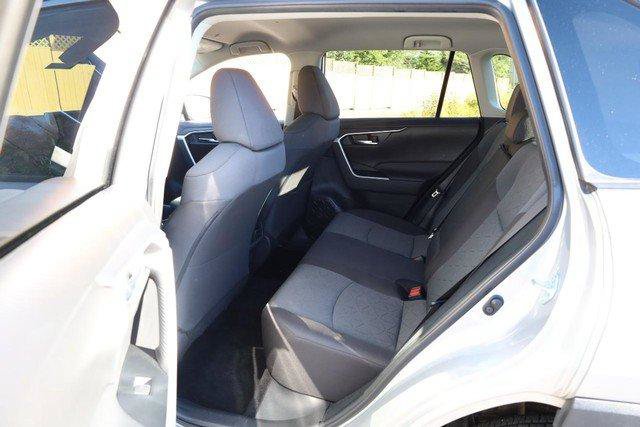 Used 2025 Toyota RAV4 XLE AWD/4WD image 22