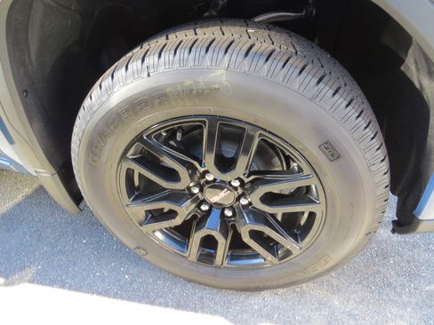 New 2026 GMC Sierra 1500 Elevation image 3