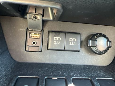 Used 2017 Toyota Highlander XLE image 16