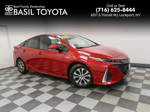 Used 2020 Toyota Prius Prime XLE image 1