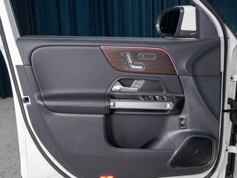 Used 2025 Mercedes-Benz GLB 250 image 14