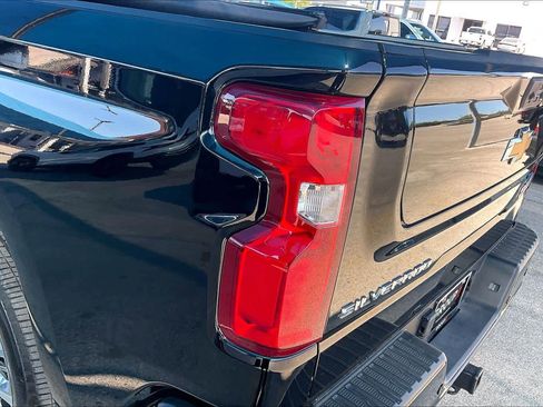 Used 2025 Chevrolet Silverado 1500 High Country w/ High Country Premium Package AWD/4WD image 29
