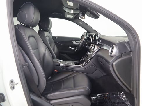 Used 2022 Mercedes-Benz GLC 300 4MATIC w/ Driver Assistance Package image 12