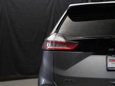 Used 2024 Ford Edge SEL image 12