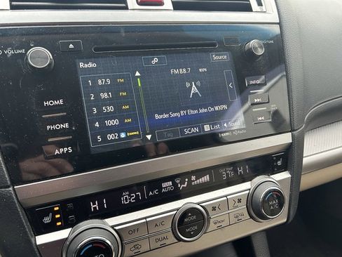 Used 2017 Subaru Outback 2.5i Premium image 18