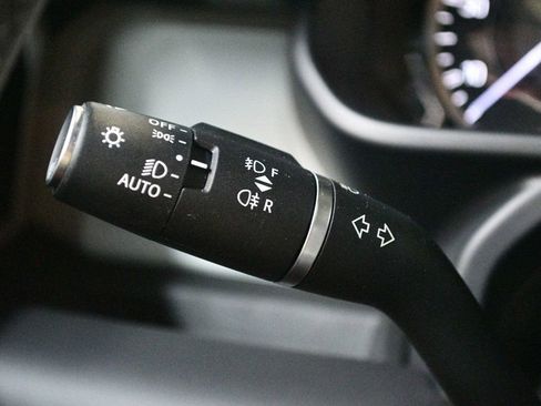 Used 2023 Land Rover Defender 110 X-Dynamic SE image 63