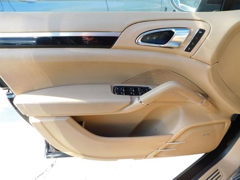 Used 2014 Porsche Cayenne image 27