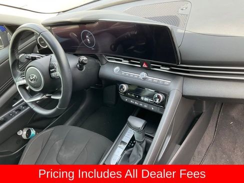 Used 2023 Hyundai Elantra SEL w/ Convenience Package FWD image 9