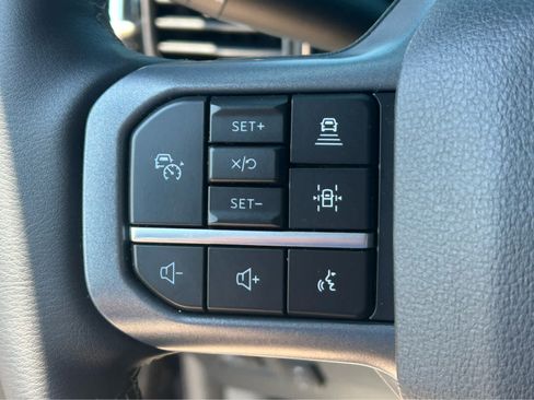 Used 2025 Ford F350 Lariat w/ Lariat Ultimate Package AWD/4WD image 31