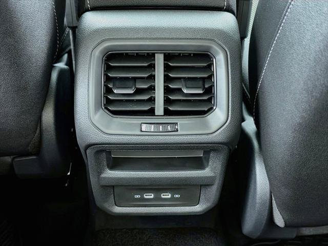 New 2027 Volkswagen Taos SE AWD/4WD image 25